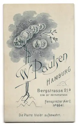 Fotografie W. Paulsen, Hamburg, Bergstr. 21a, Bursche im Anzug mit Hut & Spazierstock