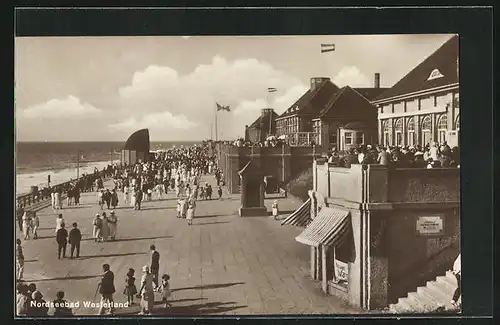 AK Westerland a. Sylt, Teilansicht mit Menschen auf Strandpromenade