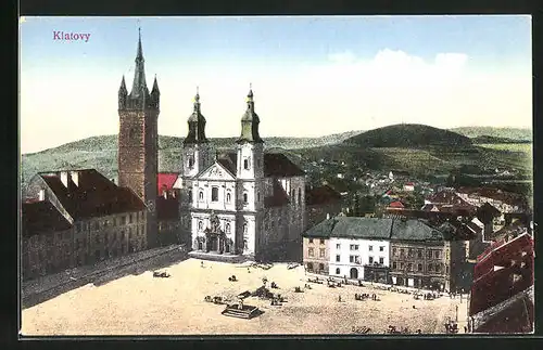 AK Klatovy, Blick auf den Marktplatz mit Brunnen und Kirchturm