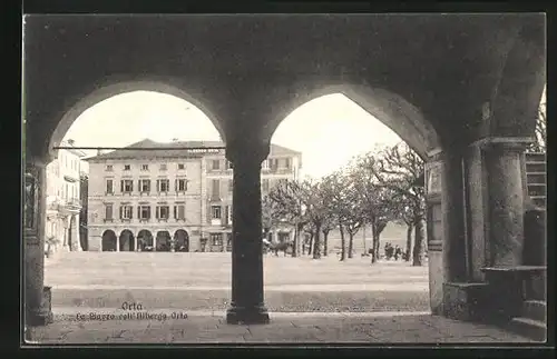 AK Orta, La Piazza coll` Albergo Orta