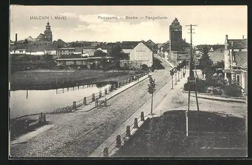 AK Malchin i. Meckl., Panorama, Kirche und Fangelturm