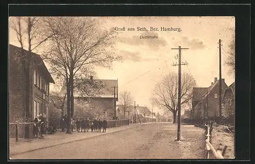 AK Seth /Bez. Hamburg, Dorfstrasse mit Telegraphenmast und Jungen