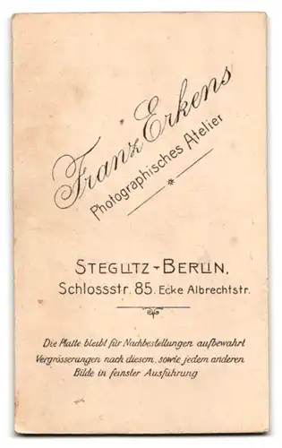 Fotografie Franz Erkens, Berlin-Steglitz, Schlossstr. 85, Knabe Musiker mit Violine & Bogen