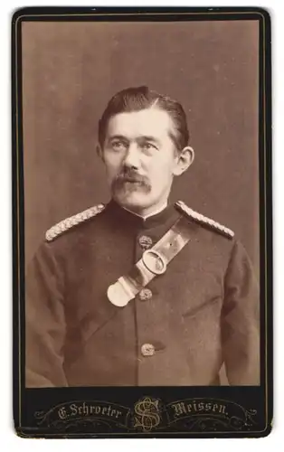 Fotografie Ernst Schroeter, Meissen, Obergasse 5597, Forstmeister in Uniform