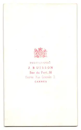 Fotografie J. Buisson, Cannes, 38 Rue du Port, hübscher Bursche mit Fliege