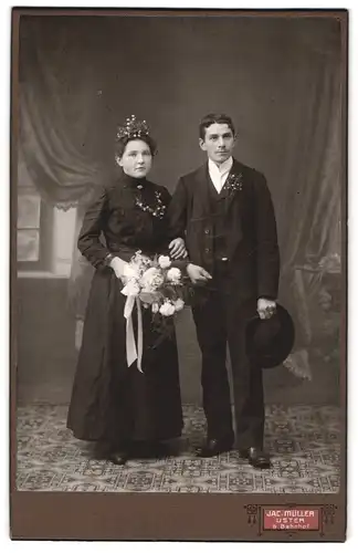 Fotografie Jac. Müller, Uster, Hochzeit, Braut trägt schwarzes Brautkleid