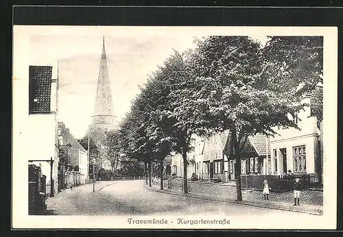 AK Travemünde, Kurgartenstrasse mit Kirche