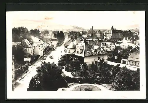 AK Schüttenhofen, Strassenpartie mit Gebäudeansicht