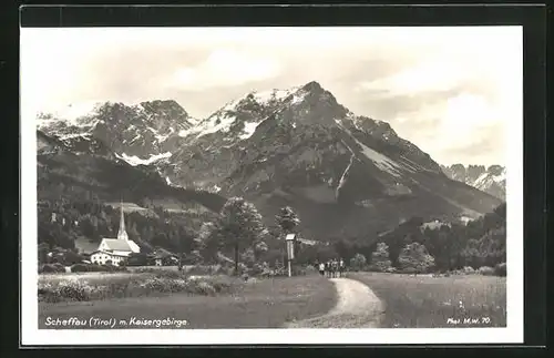 AK Scheffau, Ort mit dem Kaisergebirge im Hintergrund