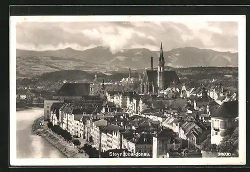 AK Steyr /Oberdonau, Ortsansicht mit Flusspartie und Alpen, Kirche