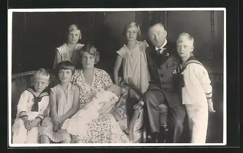 AK Fürst Friedrich von Hohenzollern-Sigmaringen mit Familie