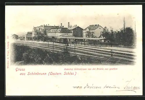 AK Schönbrunn, Bahnhof Schönbrunn von der Brücke aus, Nadrazi