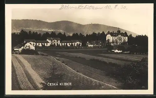 AK Ceská Kubice, Ortsansicht mit Gebirgszug