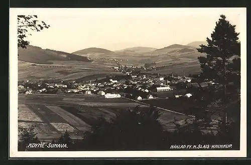 AK Kdyne, Ortsansicht mit Gebirgslandschaft