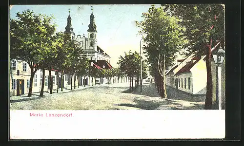 AK Maria Lanzendorf, Strassenpartie mit Kirche