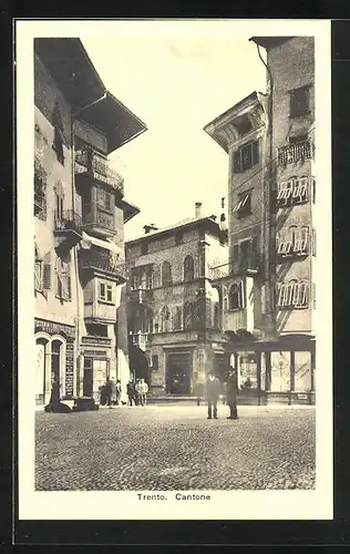 AK Trento, Ortspartie mit Geschäften