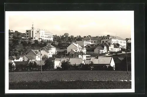 AK Bojkowitz /Bojkovice, Ortsansicht vom Acker aus