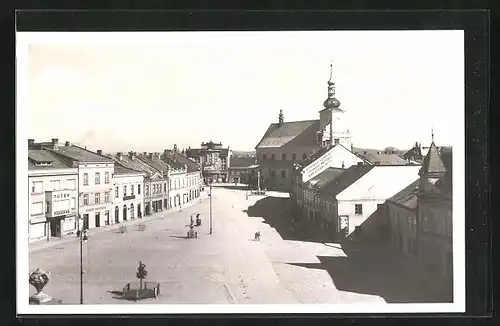 AK Holleschau /Holesov, Strassenpartie mit Blick auf Kirche