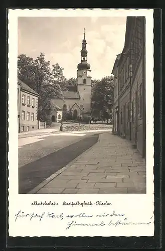 AK Neutitschein, Strassenpartie mit Dreifaltigskeits-Kirche