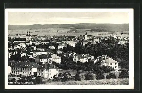 AK Ung. Hradisch /Uh. Hradistè, Ortsansicht aus der Vogelschau