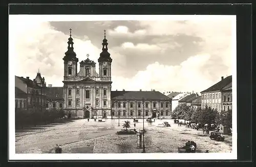 AK Uher. Hradiste, Hlavni namesti