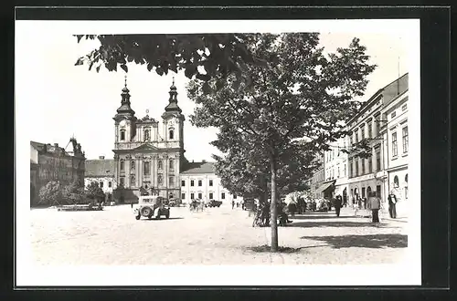 AK Uher. Hradiste, Kirche mit Geschäften