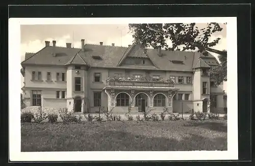 AK Uherské Hradiste, Blick aus dem Garten auf Wohnhaus