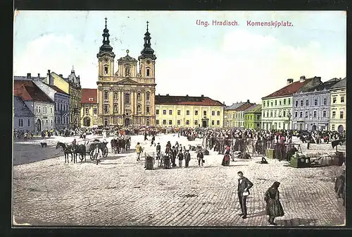 AK Ung. Hradisch, Komenskyplatz am Markttag