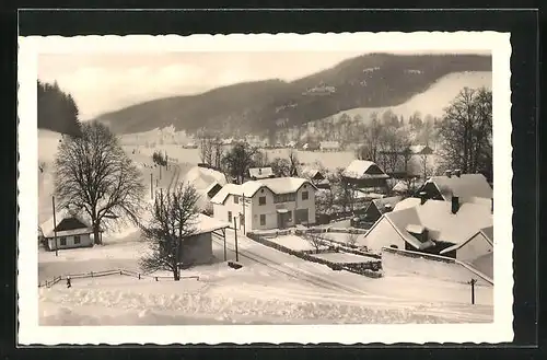 AK Velke Karlovice, Ortspartie mit Gasthaus im Schnee