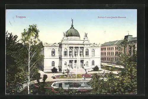 AK Troppau /Opava, Kaiser-Franz-Josef-Museum mit Brunnenfontäne