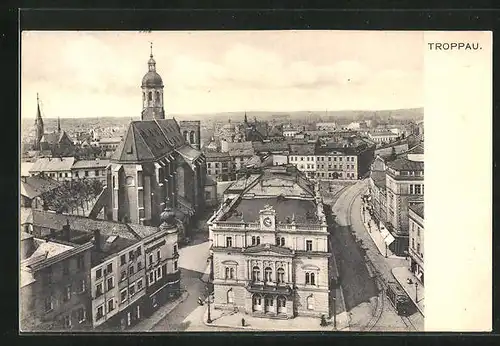 AK Troppau, Strassenpartie mit Kirchen und Stadttheater