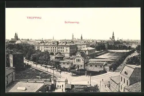 AK Troppau, Strassenpartie am Schlossring aus der Vogelschau