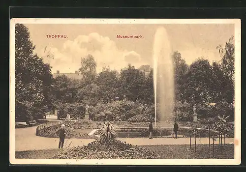 AK Troppau, Wasserfontäne im Museum-Park