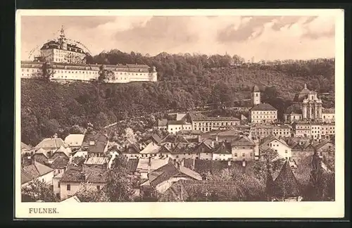 AK Fulnek, Panorama mit Schloss und Wohnhäusern