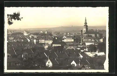 AK Neutitschein, Panorama über Wohnhausdächer auf die Pfarrkirche