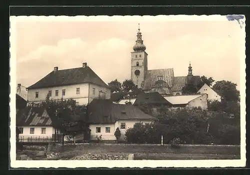 AK Freiberg /Ostsudetengau, Teilansicht mit Kirche und Wohnhäusern