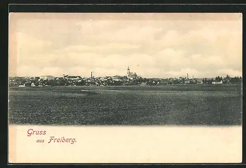 AK Freiberg, Panoramablick über das Feld mit Kirche