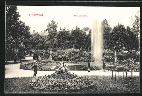 AK Troppau, Wasserfontäne im Museumpark