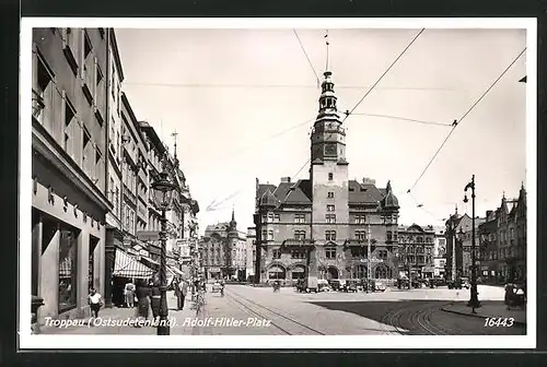 AK Troppau /Ostsudetenland, Geschäfte und Schmetterhaus am Platz