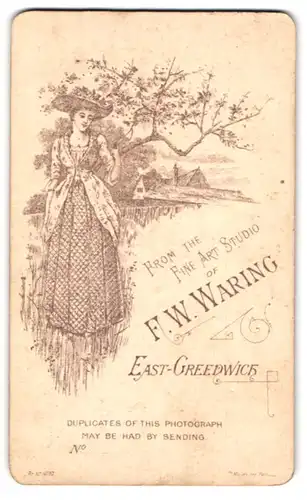 Fotografie F. W. Waring, East-Greenwich, junge Frau im Biedermeierkleid spaziert in der Natur