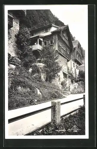 AK Hallstatt, Strasse mit Häusern am Hang