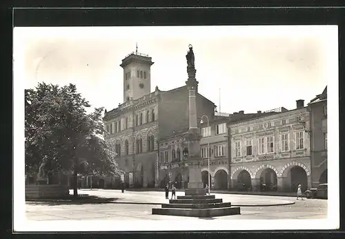 AK Frankstadt u. d. Radh., Strassenpartie mit Drogerie und Denkmal