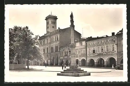 AK Frankstadt u. d. Radh., Strassenpartie mit Drogerie und Denkmal