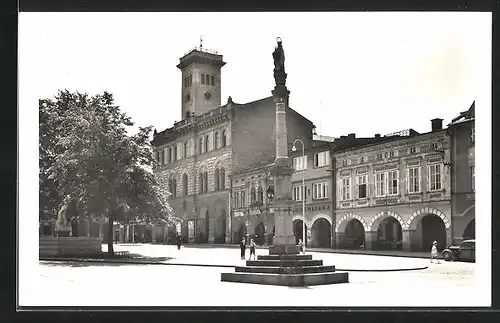 AK Frenstat pod Radhostem, Strassenpartie mit Drogerie und Denkmal