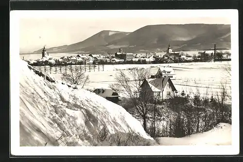 AK Frenstát pod Radhostem, Winterliches Panorama gegen Bergkette