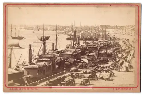 Fotografie A. Felisch, St. Petersburg, Ansicht St. Petersburg, Blick auf den Wassili-Ostrow Hafen