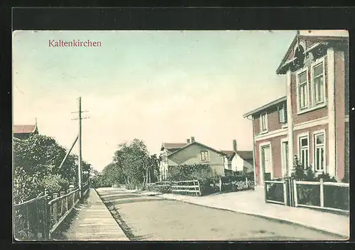 AK Kaltenkirchen, Strassenpartie mit Gebäudeansicht