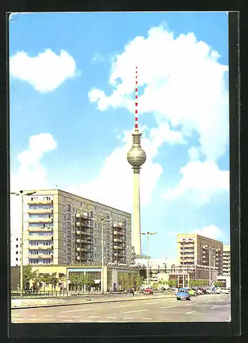 AK Berlin, Karl-Marx-Allee, im Hintergrund der Fernsehturm