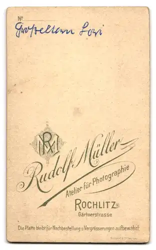 Fotografie Rudolf Müller, Rochlitz, Gärtnerstr., Portrait bürgerliches Paar in edler Kleidung