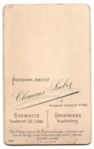 Fotografie Clemens Seeber, Chemnitz, Theaterstr. 22, Portrait eleganter junger Herr im Anzug